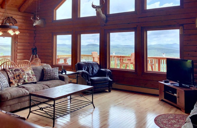 Majestic Vista Mountainside Cabin in Dalton, NH - by Bretton Woods Vacations