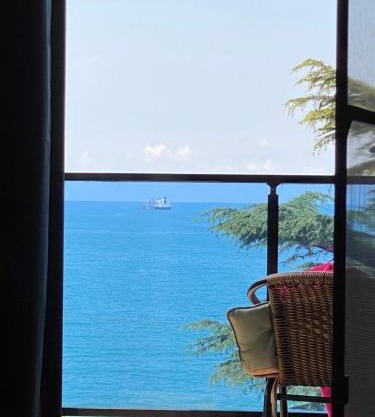 Makhinjauri - First Line Sea View
