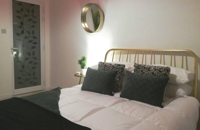 Malta Airport Accommodation: Squadron Base