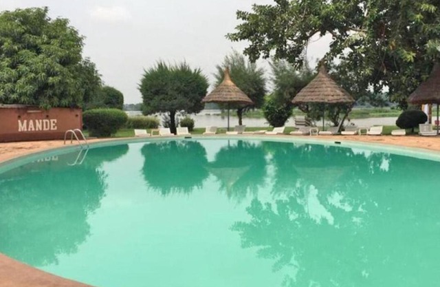 Mande Hotel