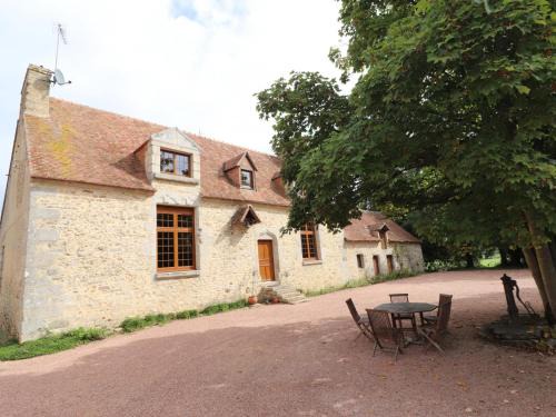 Manoir du XVème avec cheminée, animaux acceptés, à Colombiers - FR-1-497-204