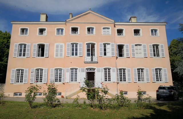 Mansion - swimming pool - Château beaujolais