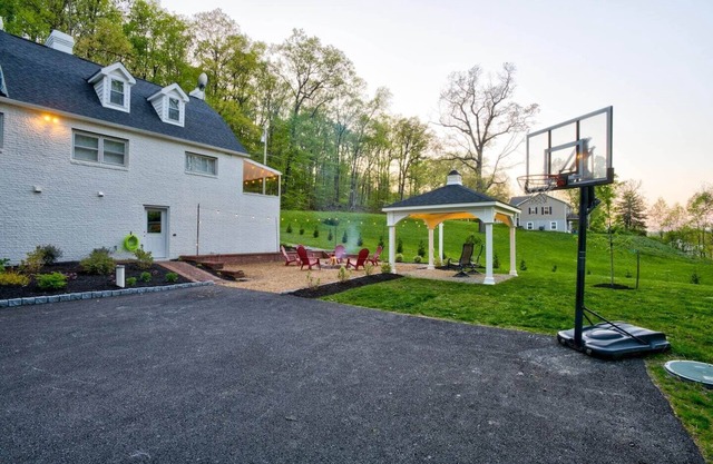 Maple Grove Guesthouse