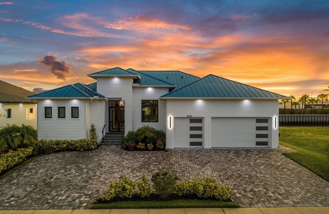 Marco Premium Escape – A Waterfront Masterpiece of Coastal Elegance