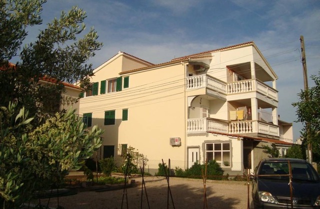 Marija - 100 m from beach: A3 (4) - Tribunj