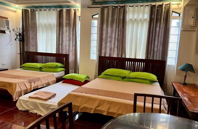 MARIKINA 32 sqm Studio for Transients w WiFi 40 inch TV Parking