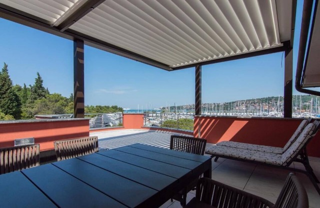 Marina Residence - SeavIew Penthouse Burin