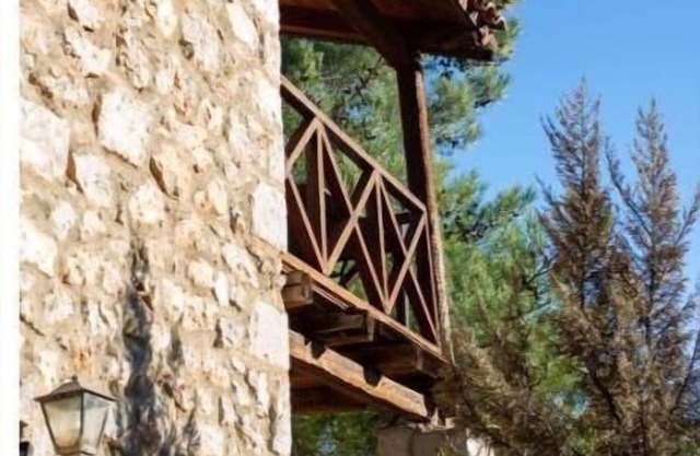 MARIOLATA STONE HOUSE