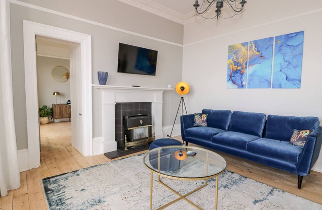 MARS HILL LOWER, family friendly, character holiday cottage in Dunoon