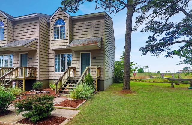 Marsh Point - Screened Porch & Shared Dock!