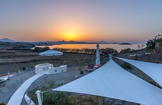 Marvelous sunset sea view from the garden, minutes from stunning sandy beaches
