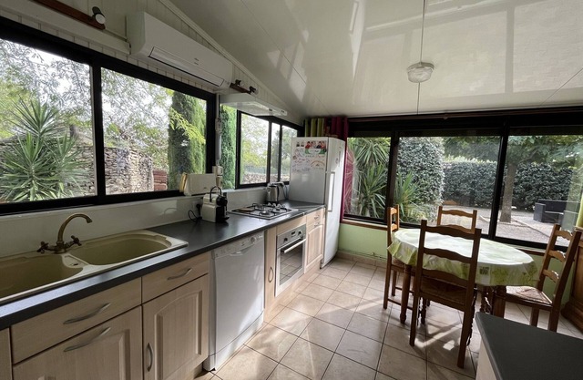 Mazet in the heart of nature, 5 minutes from downtown Nimes