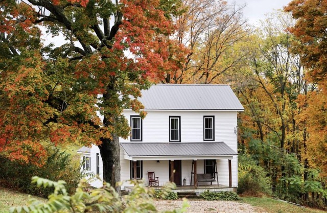 McKee Farmhouse: 1800s Farmhouse on 130 Acre Farm