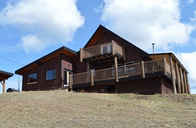 Meadow Lake Guest Ranch - Eagle Suite - Lakeview House