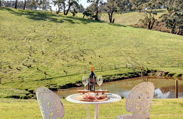Meadows Farmhouse - Adelaide Hills