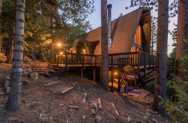 Mellow Mountain A-frame Hideaway with Hot Tub