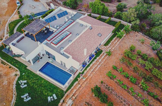 Mercedes Country House