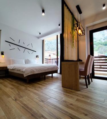 Meteora Gold and Glass Suites
