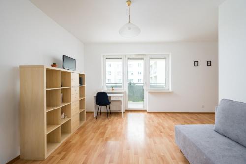 Metro Stokłosy Homely Apartment by BookingHost