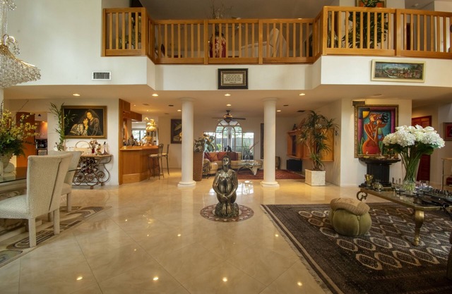 MIAMI HOME WITH A TROPICAL FEEL*