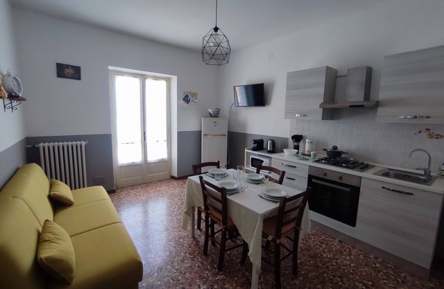 Michelangelo - spacious apartment with view in La Morra