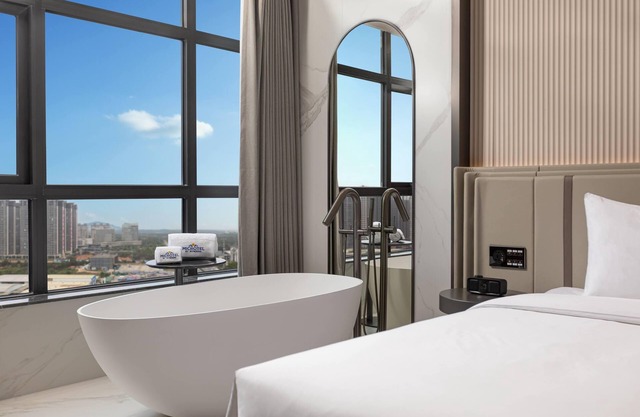 Microtel BY Wyndham Maoming Dianbai
