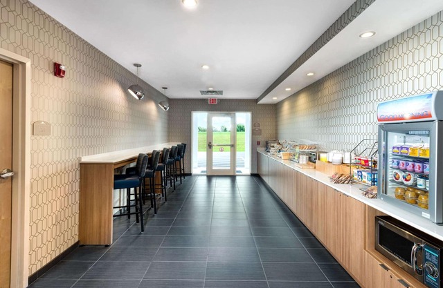 Microtel Inn & Suites by Wyndham Farmington
