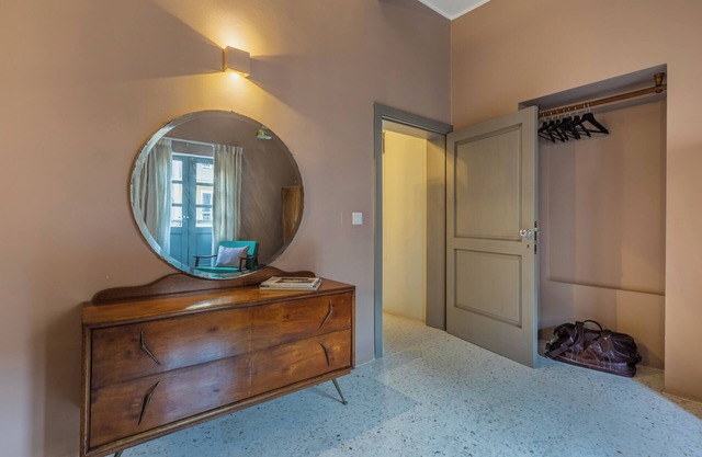 Mid-Century Retro Suite