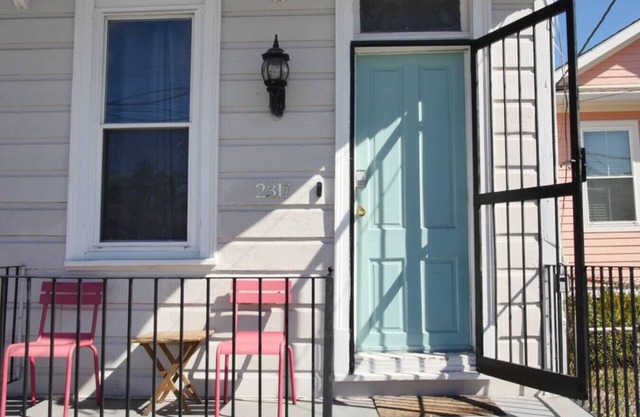 Mid-City Shotgun | Easy Access to Everything