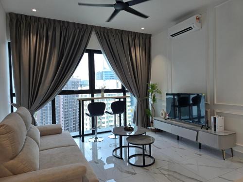 MidValley Bangsar Stylish Suite by DingDing