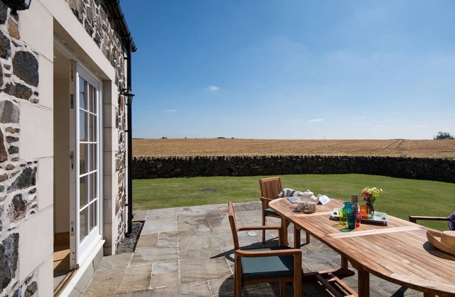 MILL DOWRIE - stunning barn conversion, 4 bedroom, ideal for families & friends