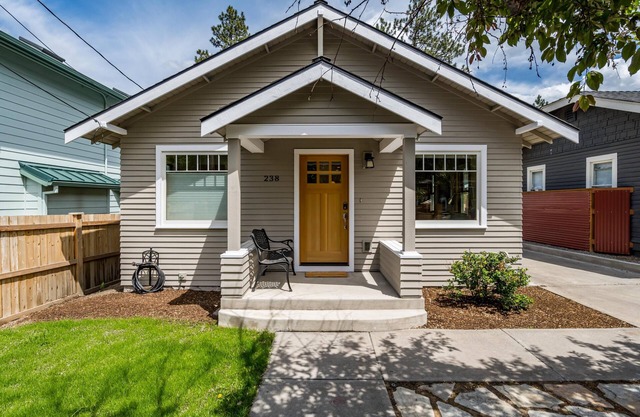 Mill Modern - Beautiful Historic Bungalow