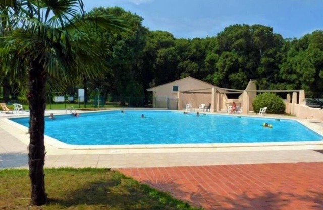 mini-villa with A/C in tree-planted residence - swimming pool, seaside, Corsica