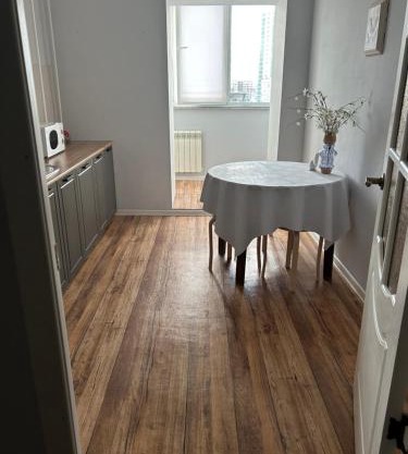 Minimalist 2-room Apartment