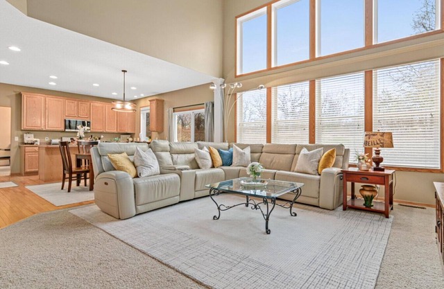 Minnesota Timber Ridge: Cottage Grove and Woodbury Suburbs of Saint Paul