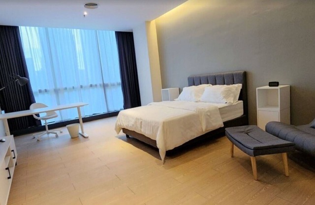 minutes to Kerinchi Station! Contemporary Studio near Mid Valley