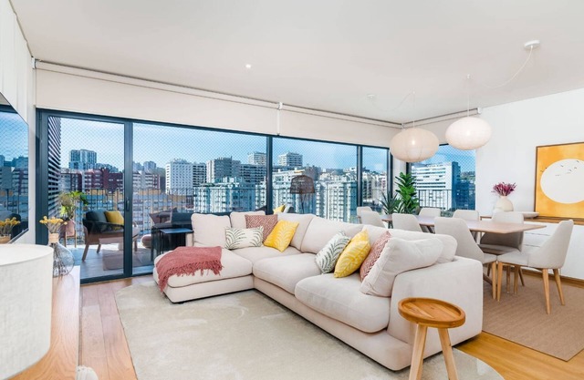 Miraflores Modern Apt w/Balcony by LovelyStay