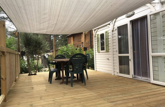 Mobile home 32 m2. Sleeps 4-6. In a secure residence