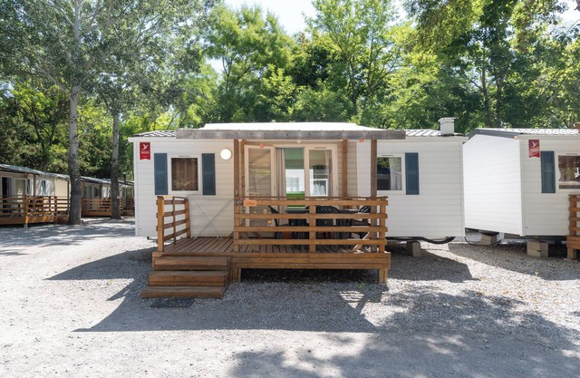 Mobile Home 'Confort D - 1-5 People' with Shared Pool, Private Terrace and Shared Garden