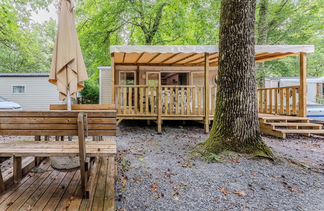Mobile Home 'Ohara 2 Chambres' with Shared Pool, Private Terrace and Air Conditioning