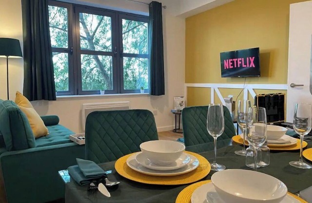 Modern 2 Bedroom Apartment