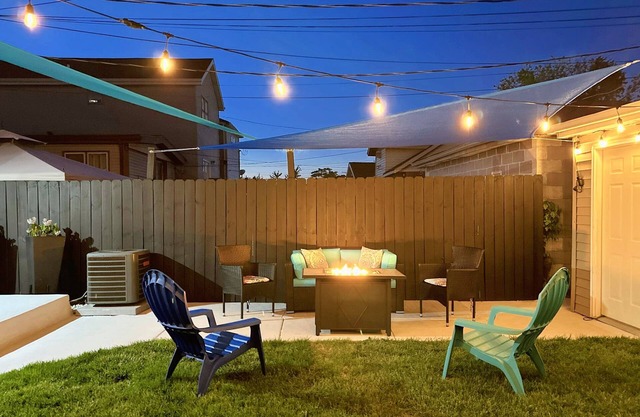 Modern 2 King BR Apt, Relax in Style!