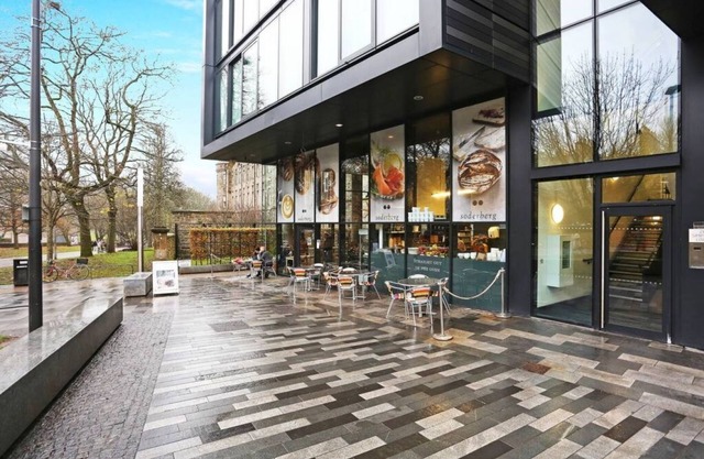 Modern 2bed with free Parking in the iconic Quartermile