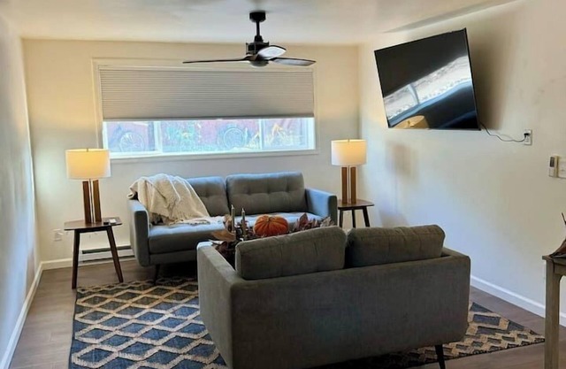 Modern 2BR Retreat Central Williston Location