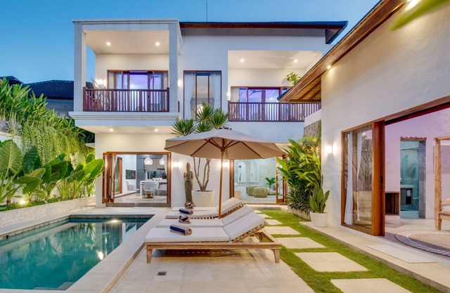 Modern 3-BDR Private Villa in Kuta