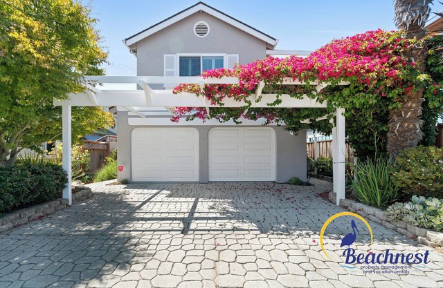 Modern 3BR Beach Retreat w/Hot Tub, Balcony & Steps to 41st