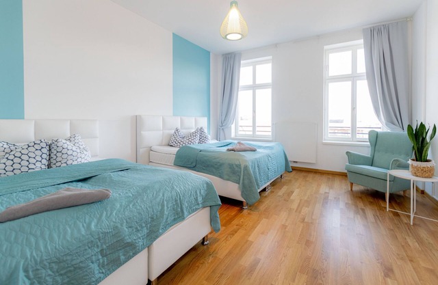 Modern 4-bett-zimmer mit Bad - Luga Homes - Stadthaus