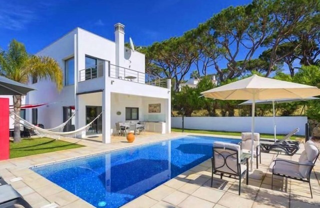 Modern and bright two bedroom villa with pool PV13 - Almancil, Algarve