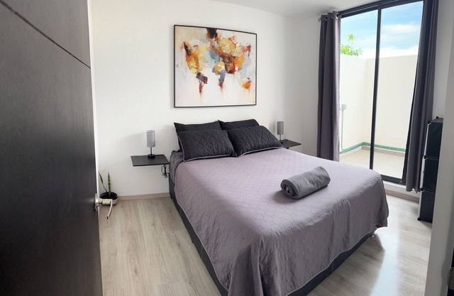 Modern Apartment with Home Office & Pool in Puebla near VW & Val’Quirico