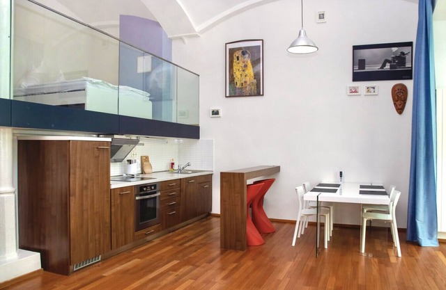 Modern apartment with terrace and air conditioning
